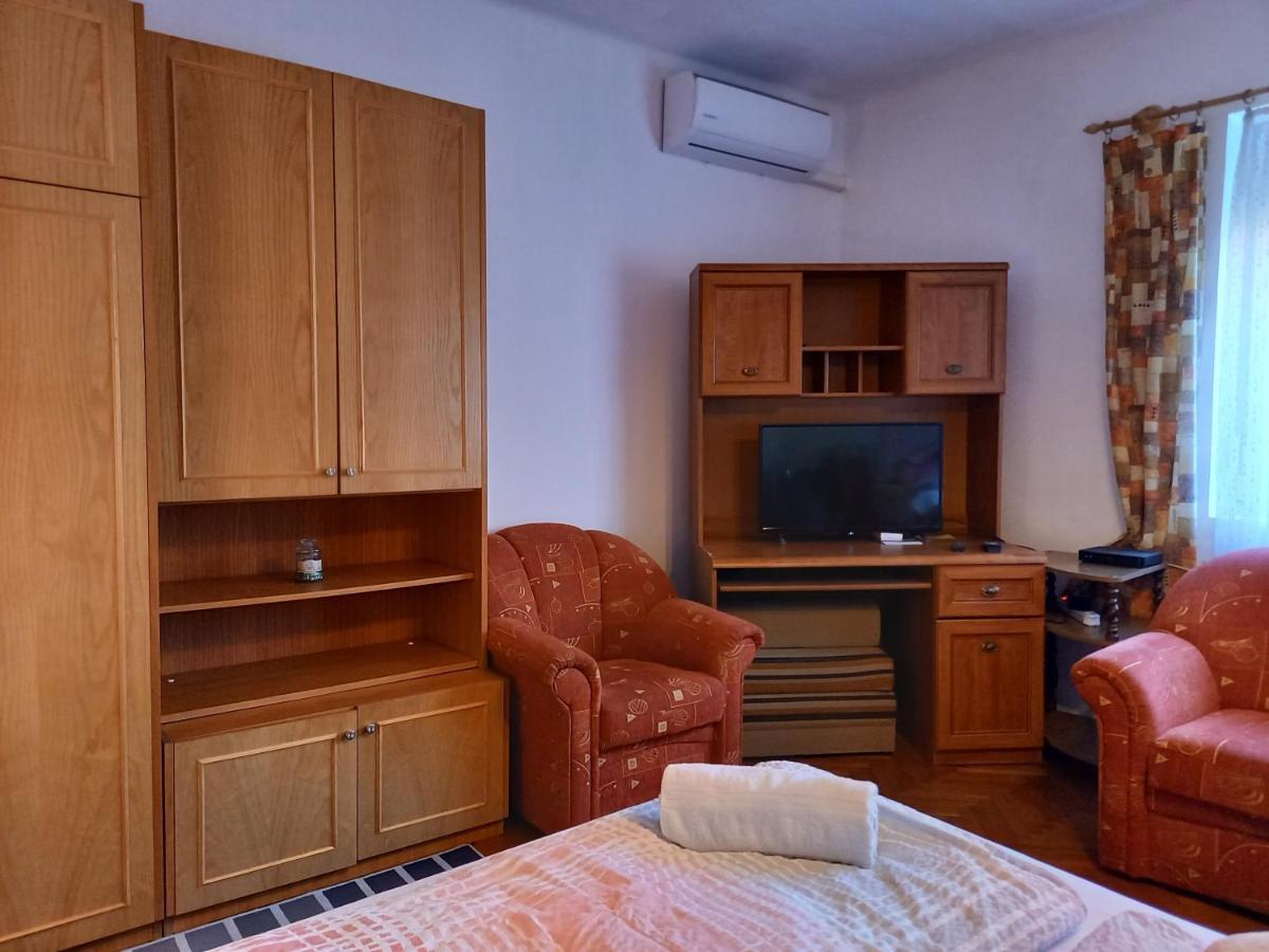 Clara Apartman Keszthely Ngoại thất bức ảnh